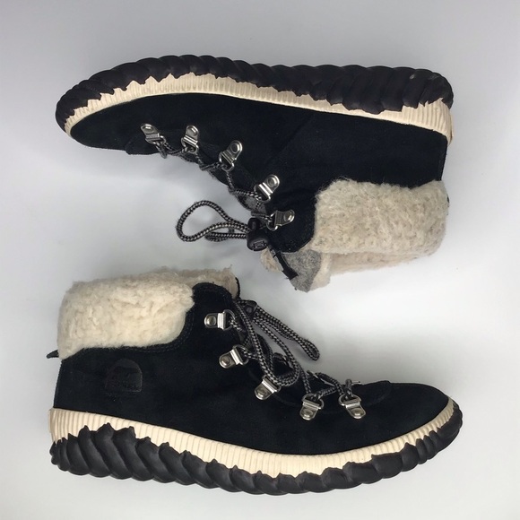 Sorel Out N About Conquest Boots in Black. - Picture 11 of 14